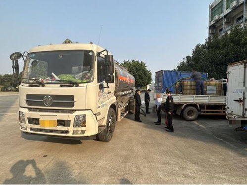 肇慶一司機半路購油遇執法，道路貨物運輸安全引關注